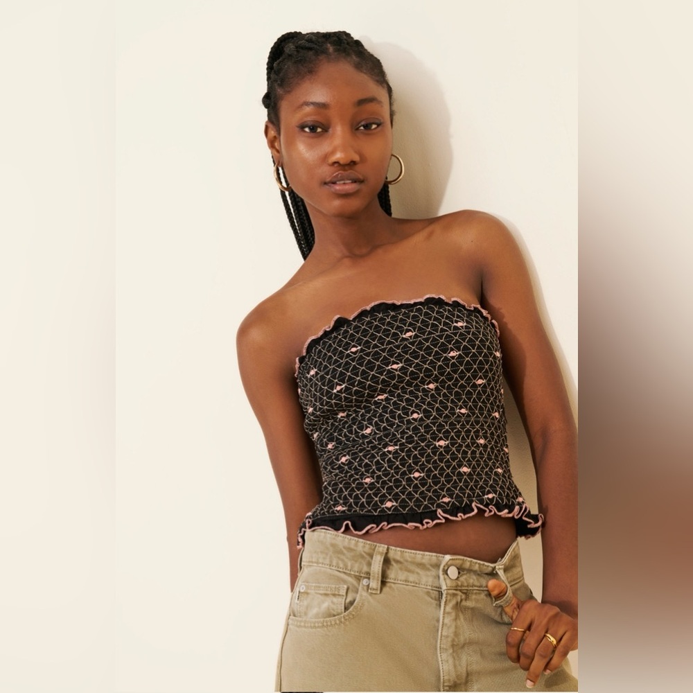 NWT Free People Field Of Roses Tube
Top SIZE LARGE msrp 68